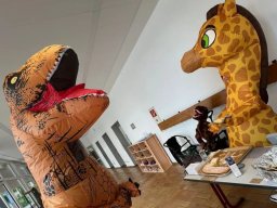 giraffe_und_t_rex2png